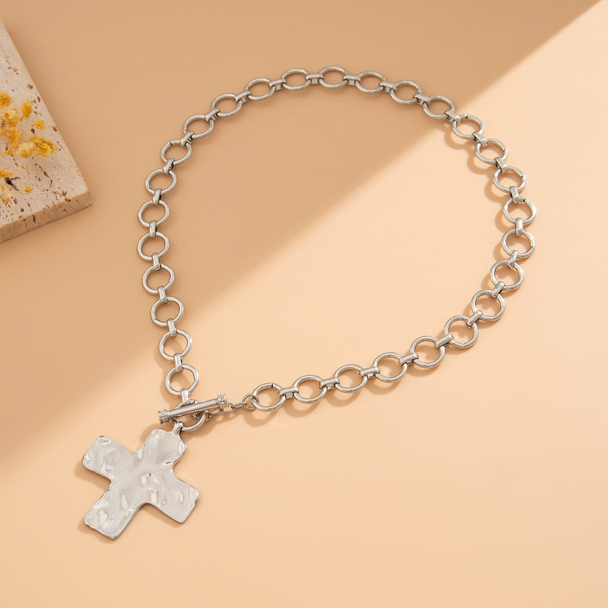 Hammered Cross Chunky Toggle Necklace | Silver