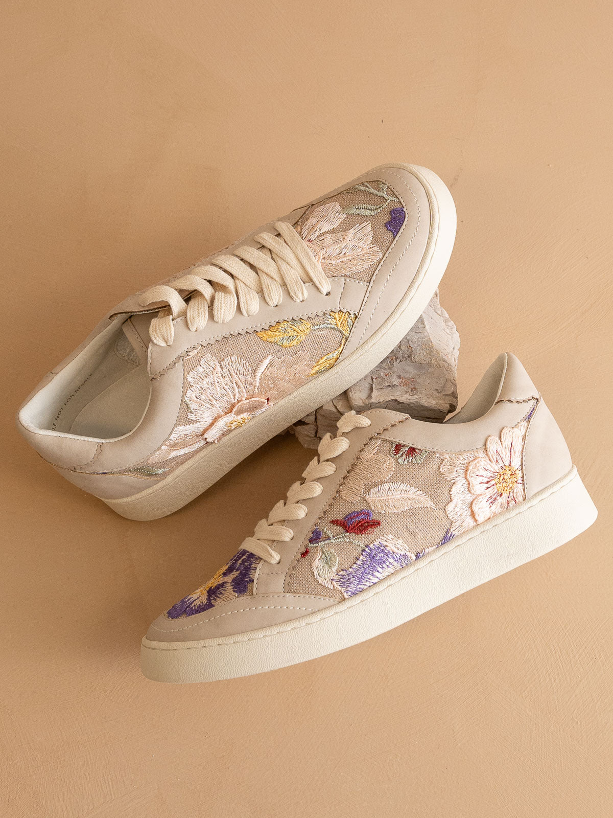 The Tammi Sneaker | Light Grey Floral Applique