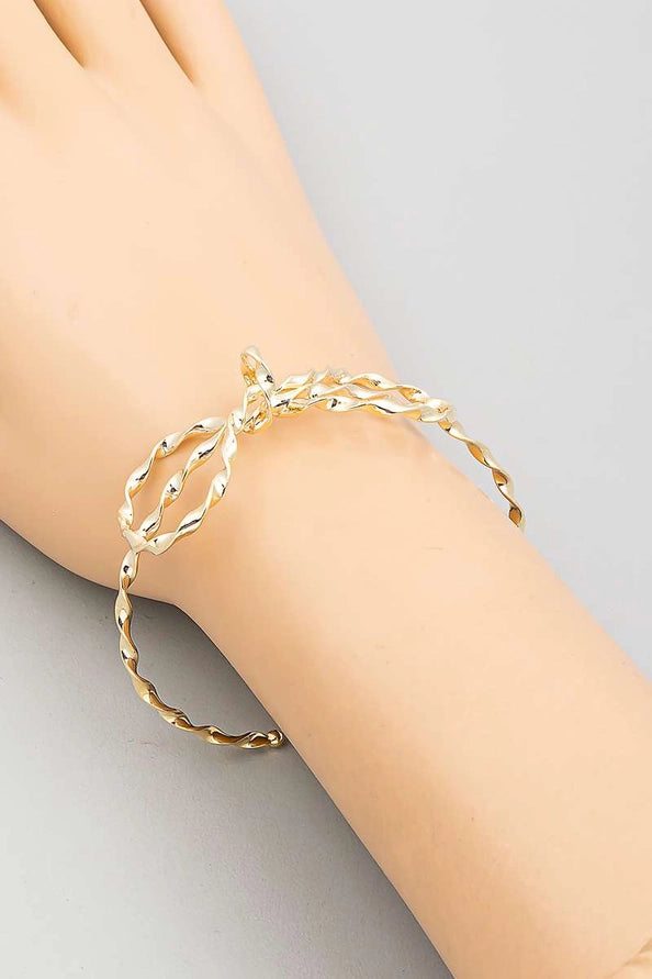 Bow Twist Bracelet Cuff | Gold