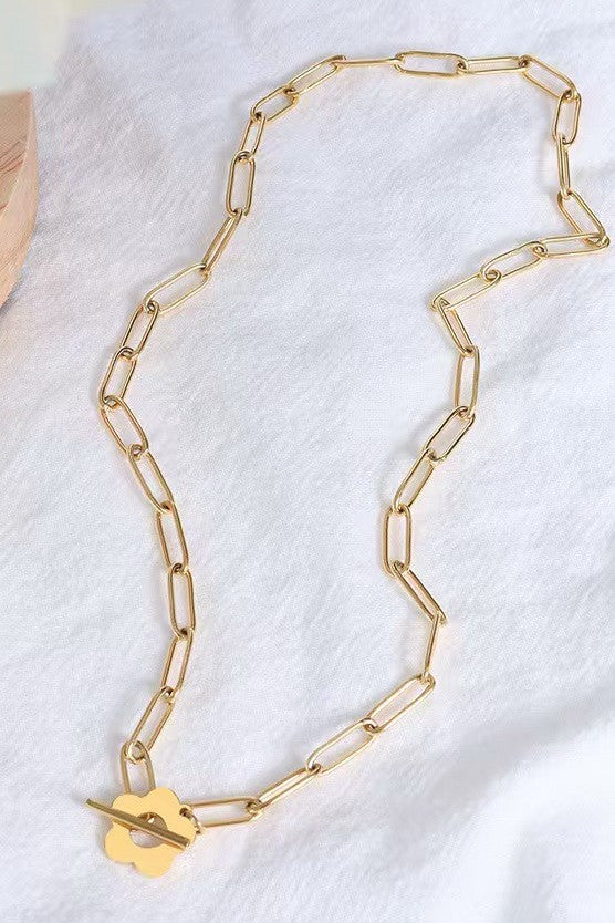 Chain Flower Toggle | Gold Necklace