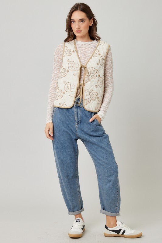 Quilted Embroidered Detailed Vest | Natural