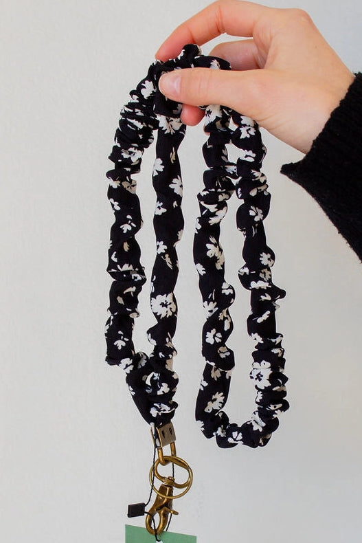 Flex & Go Lanyard | Onyx Floral