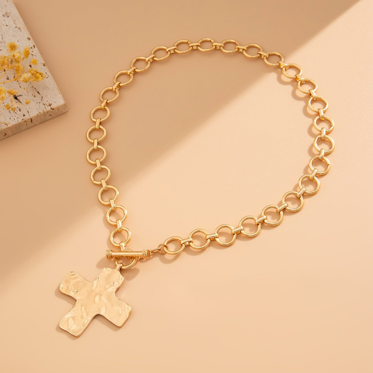 Hammered Cross Chunky Toggle Necklace | Gold