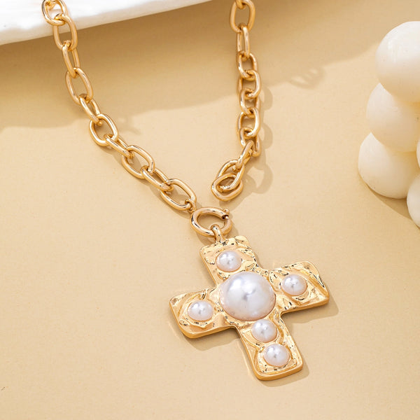 Hammered Cross Pearl Chunky Necklace | Gold