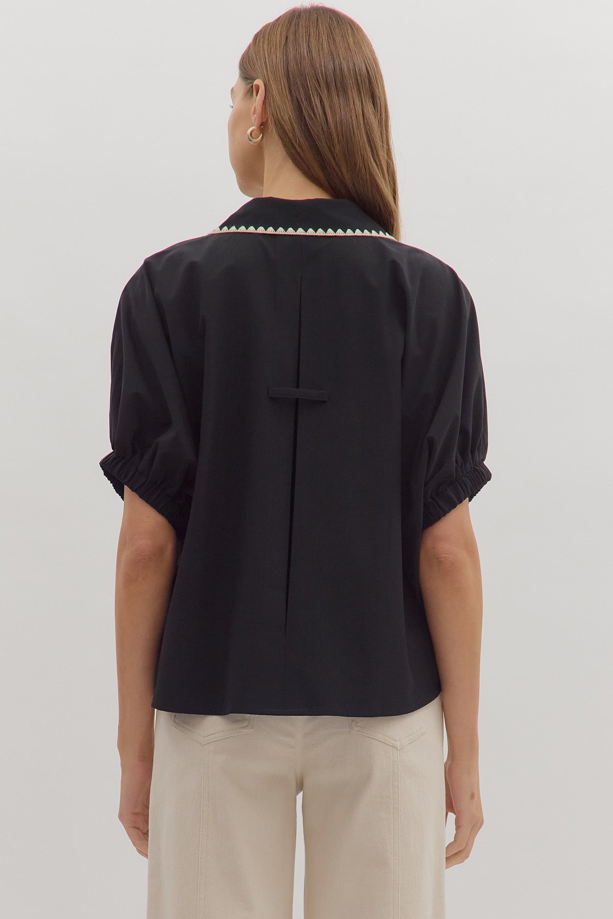Scallop Trim Collar Top | Black