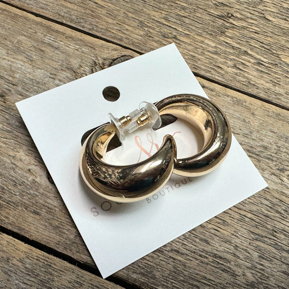Tapered Metal Hoop Earrings | Gold