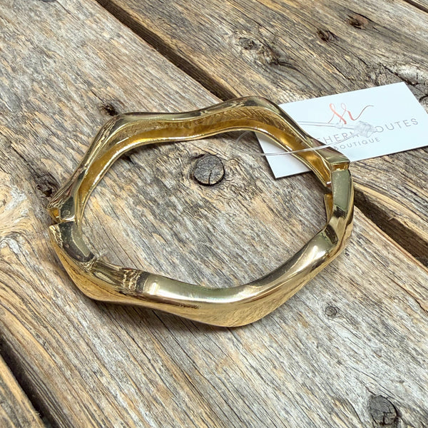 Wavy Hinged Bangle Bracelet | Gold