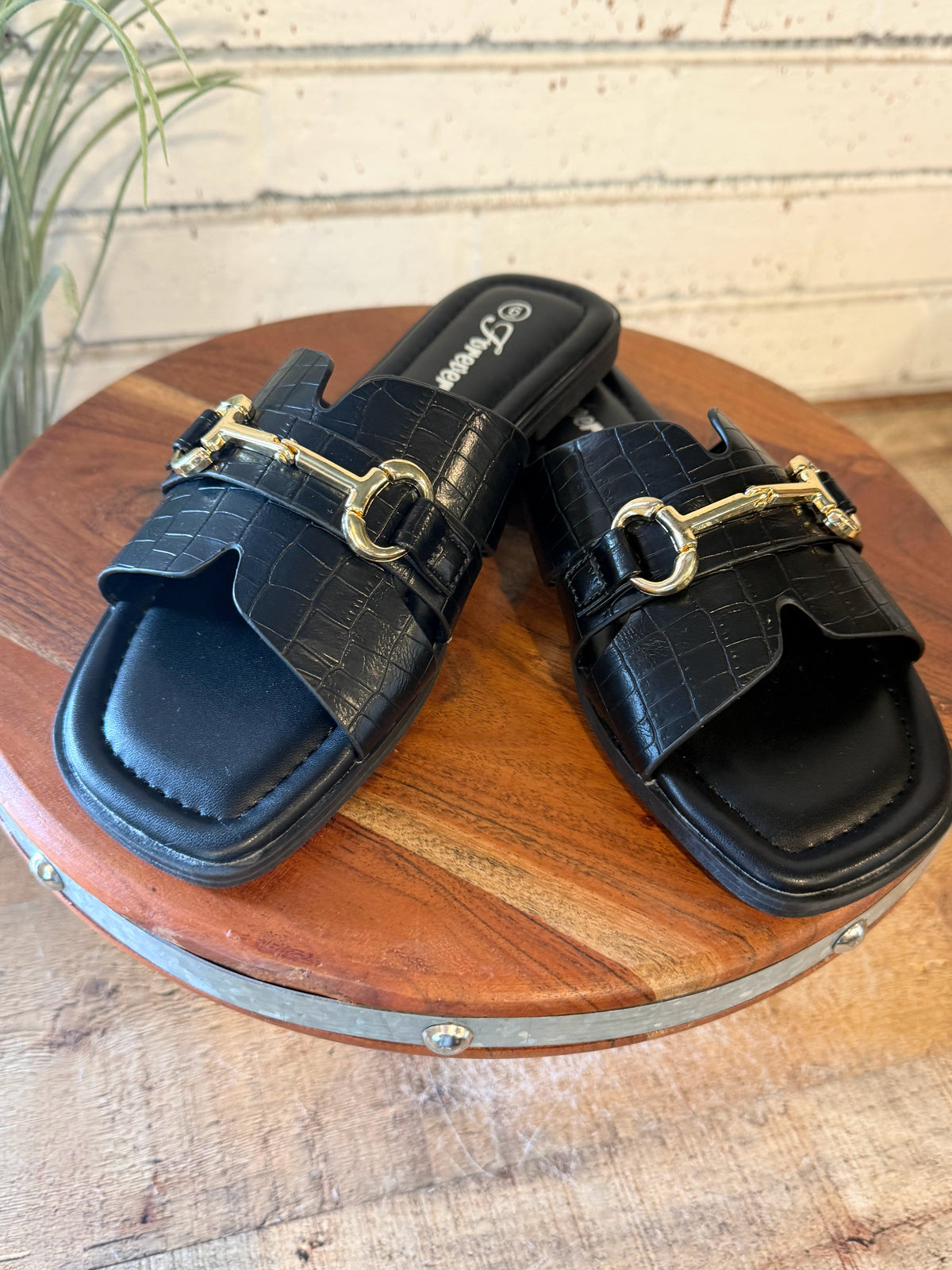 Luxe Croc Horsebit Slide Sandal | Black