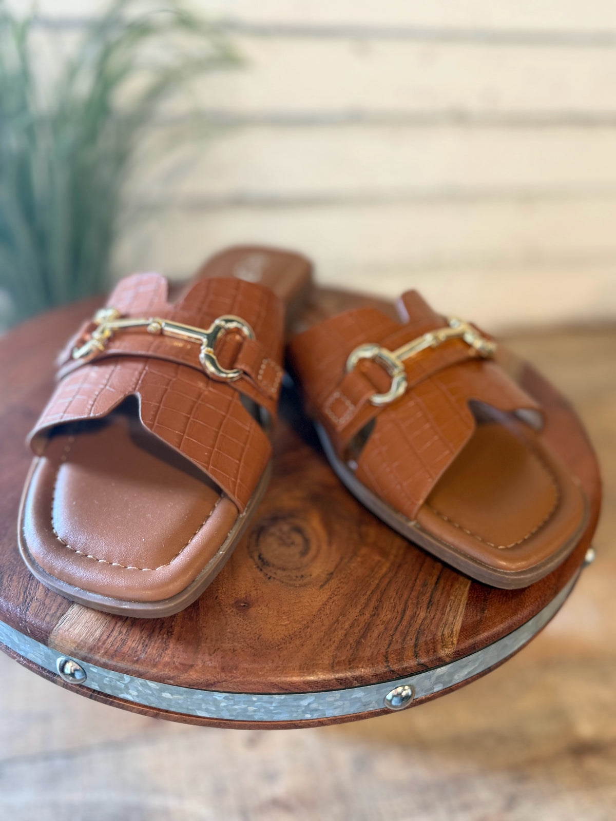 Luxe Croc Horsebit Slide Sandal | Tan