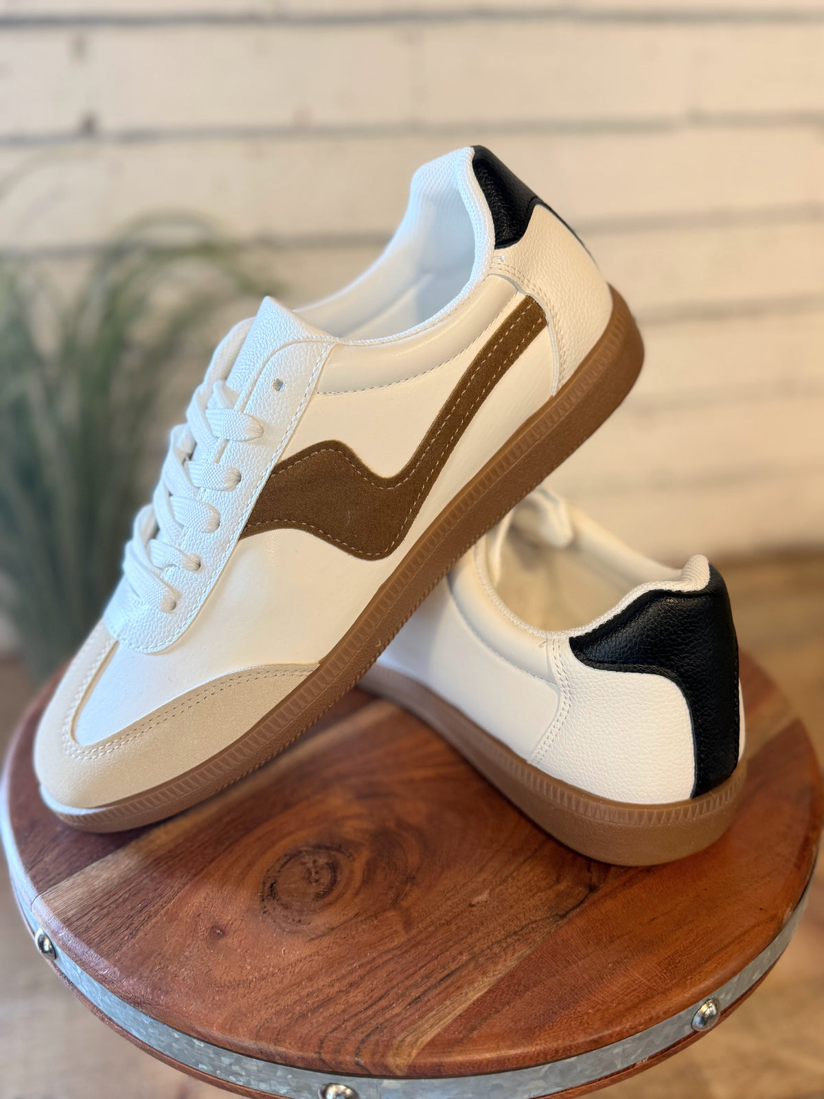 Outwoods Lifestyle Sneaker | Black/Tan