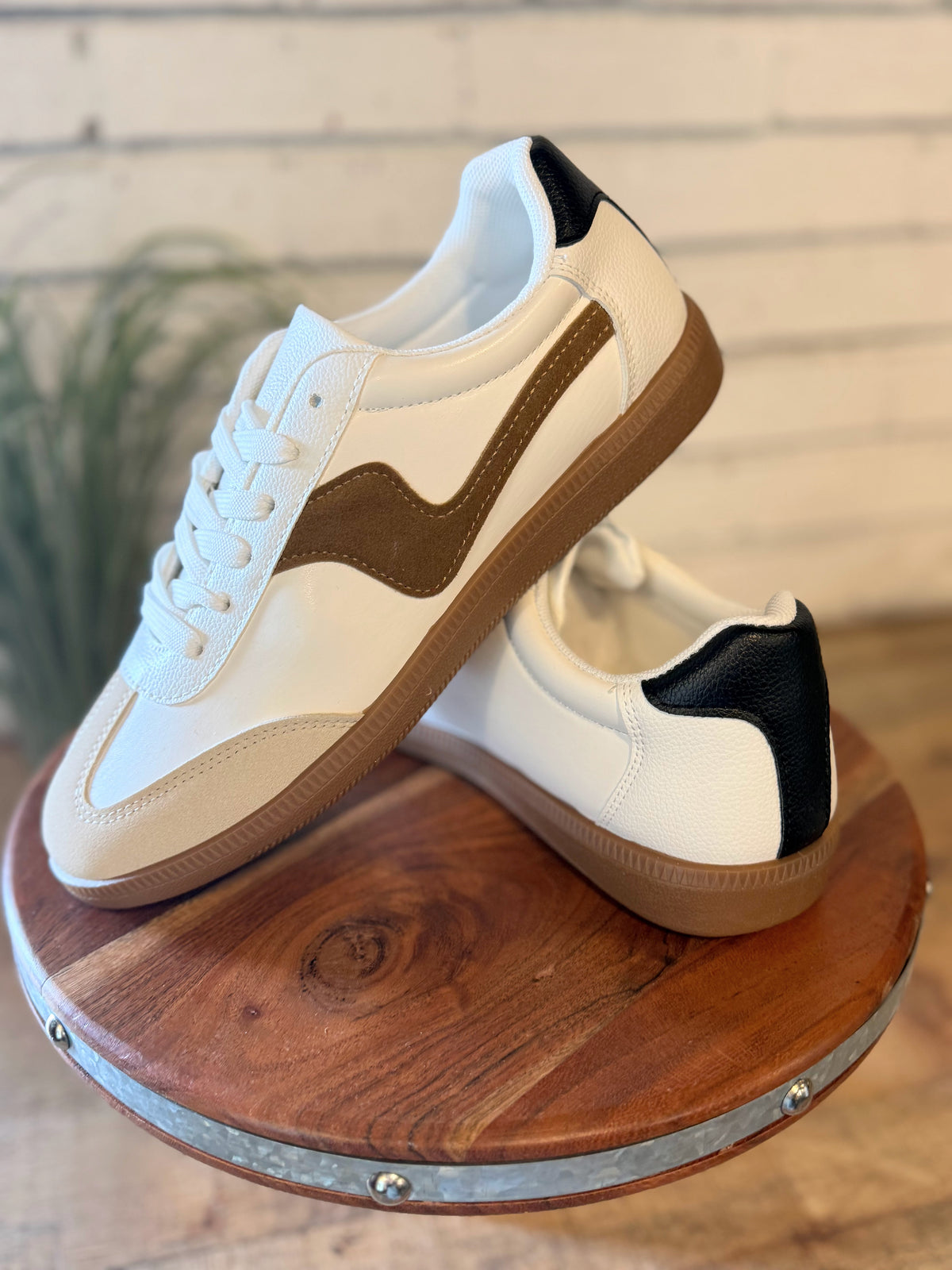 Outwoods Lifestyle Sneaker | Black/Tan