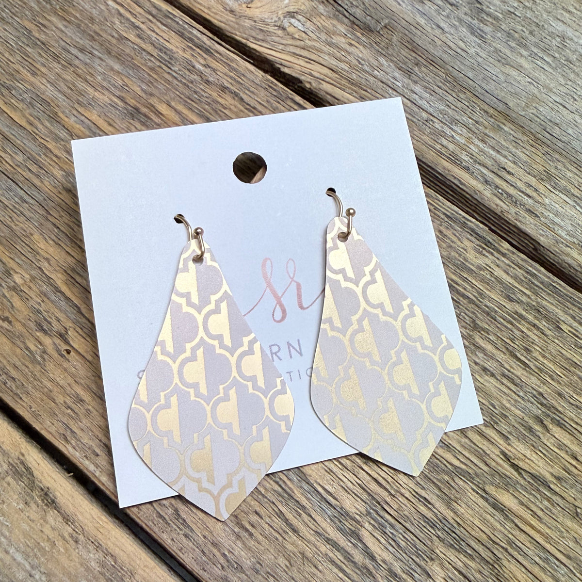 Metallic Flat Quatrefoil Earrings | Gold/White