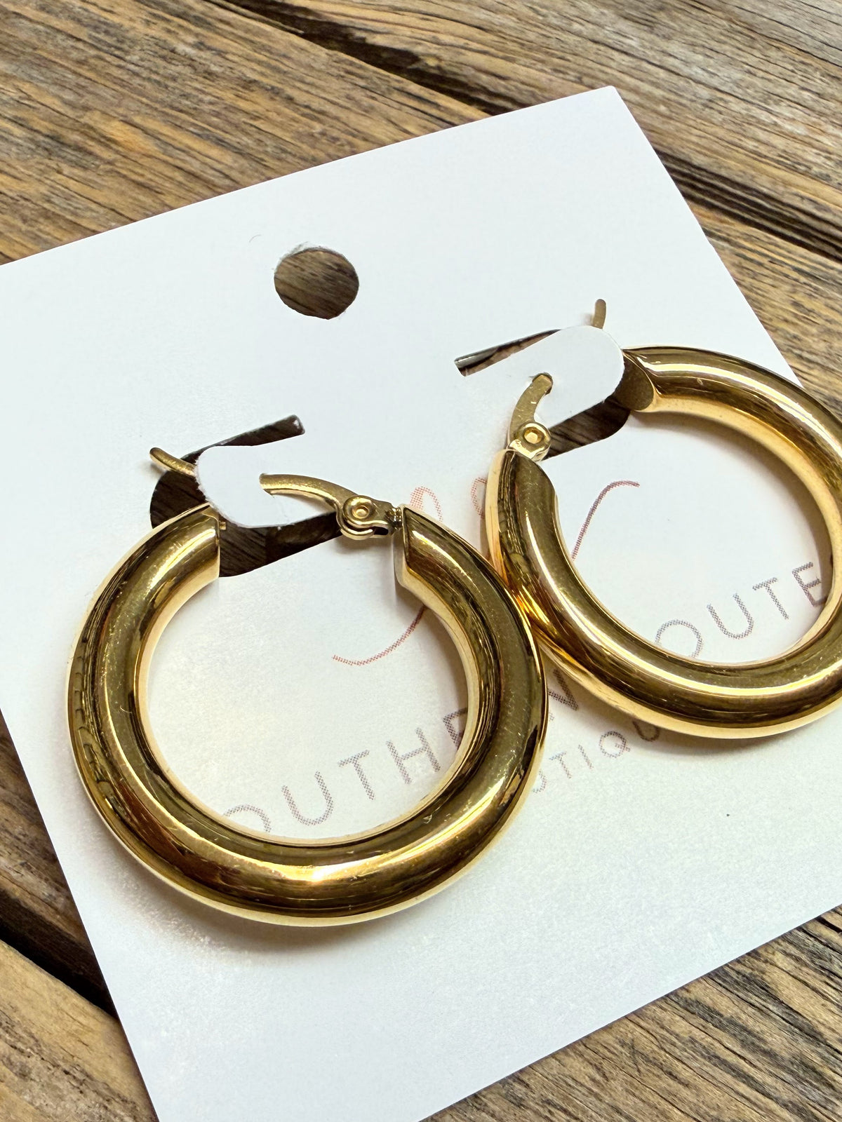 Medium Huggie Earrings | 18k Gold-Plated