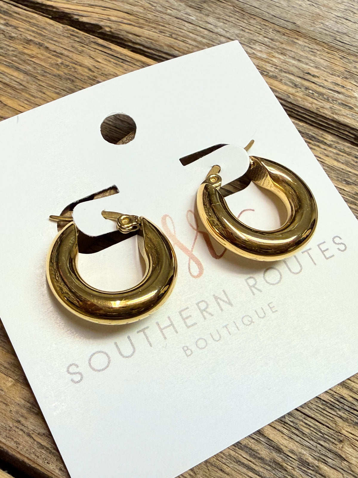 Small Huggie Earrings | 18k Gold-Plated