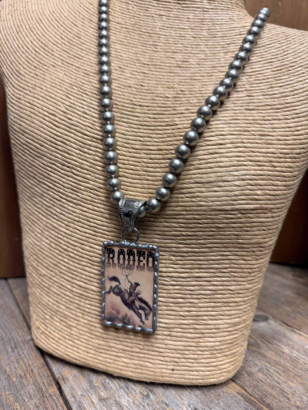Rodeo Vintage Pendant Necklace | Silver