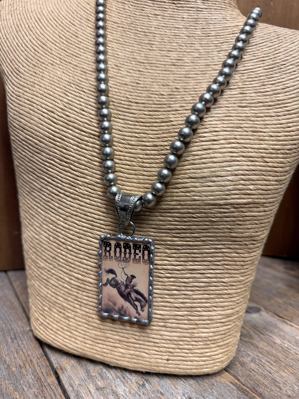Rodeo Vintage Pendant Necklace | Silver