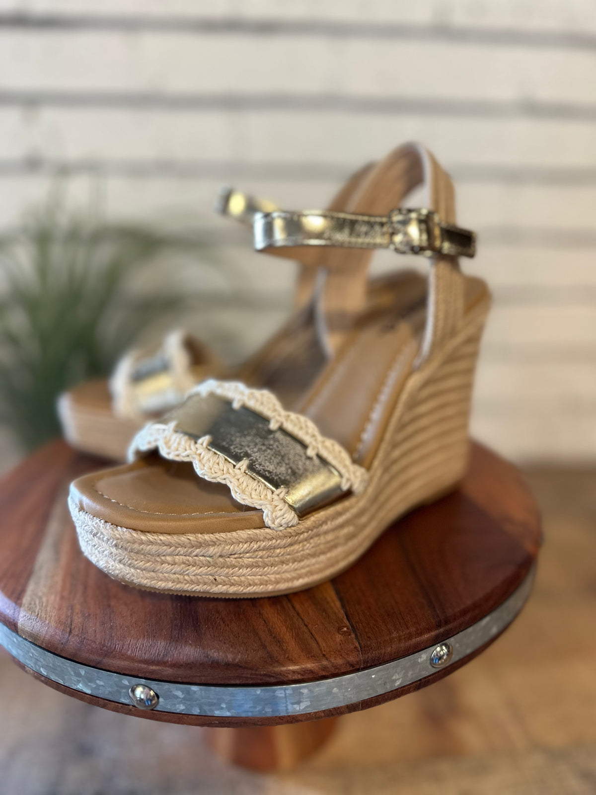 The Virtual Crochet Laced Edge Wedge | Gold