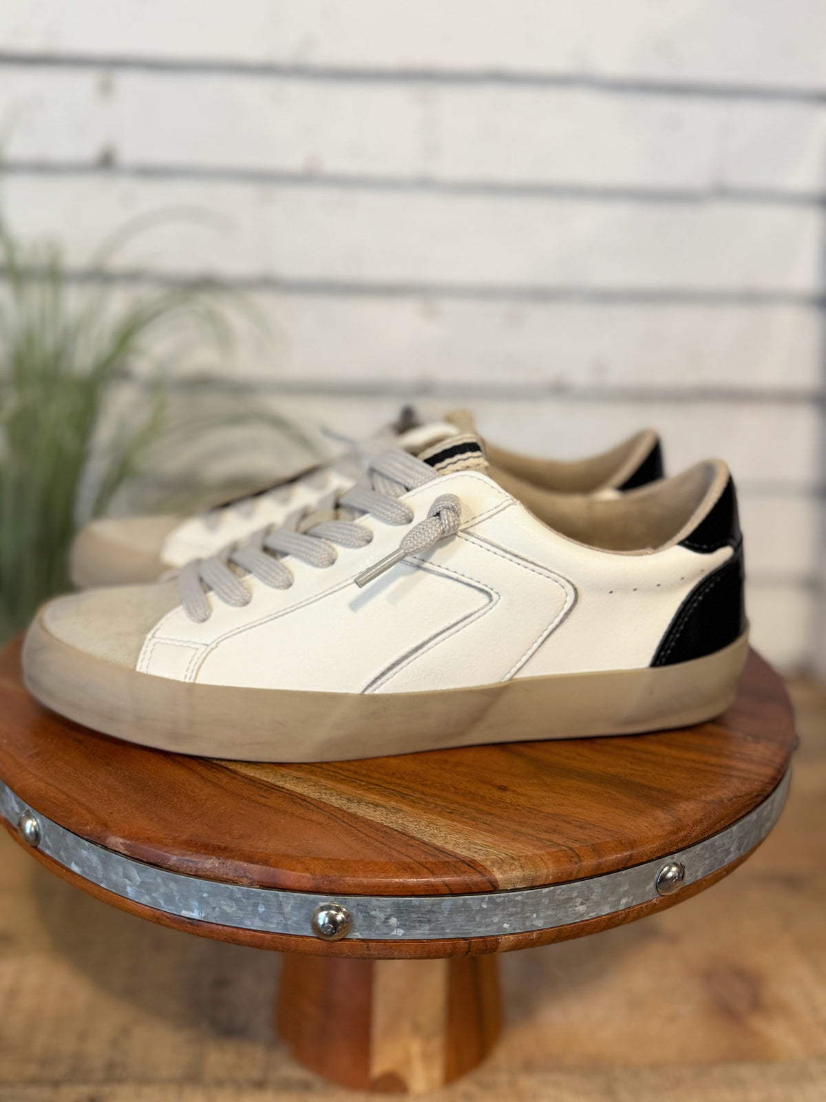Shu Shop Sasha Sneaker | Black & White