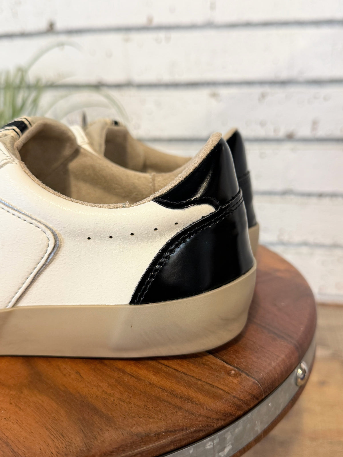 Shu Shop Sasha Sneaker | Black & White