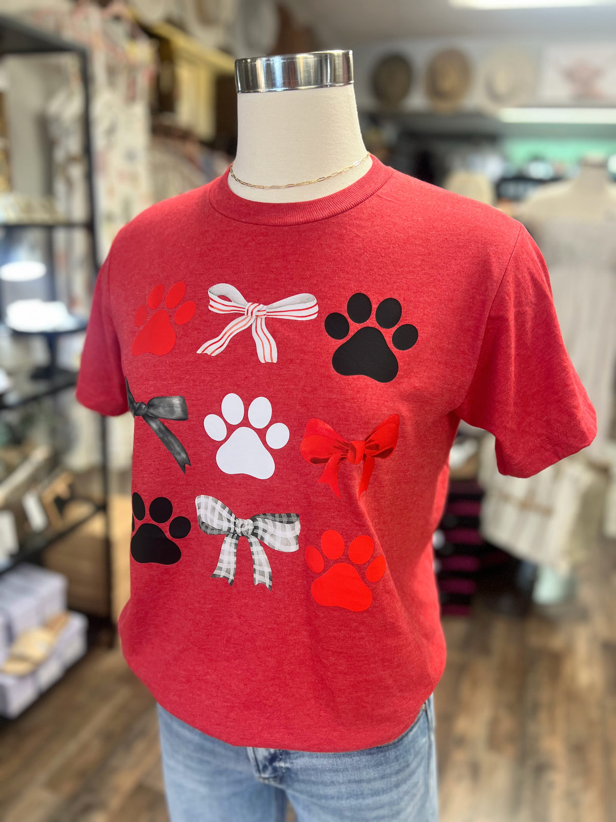 Spirit Paws & Bows Tee | Red