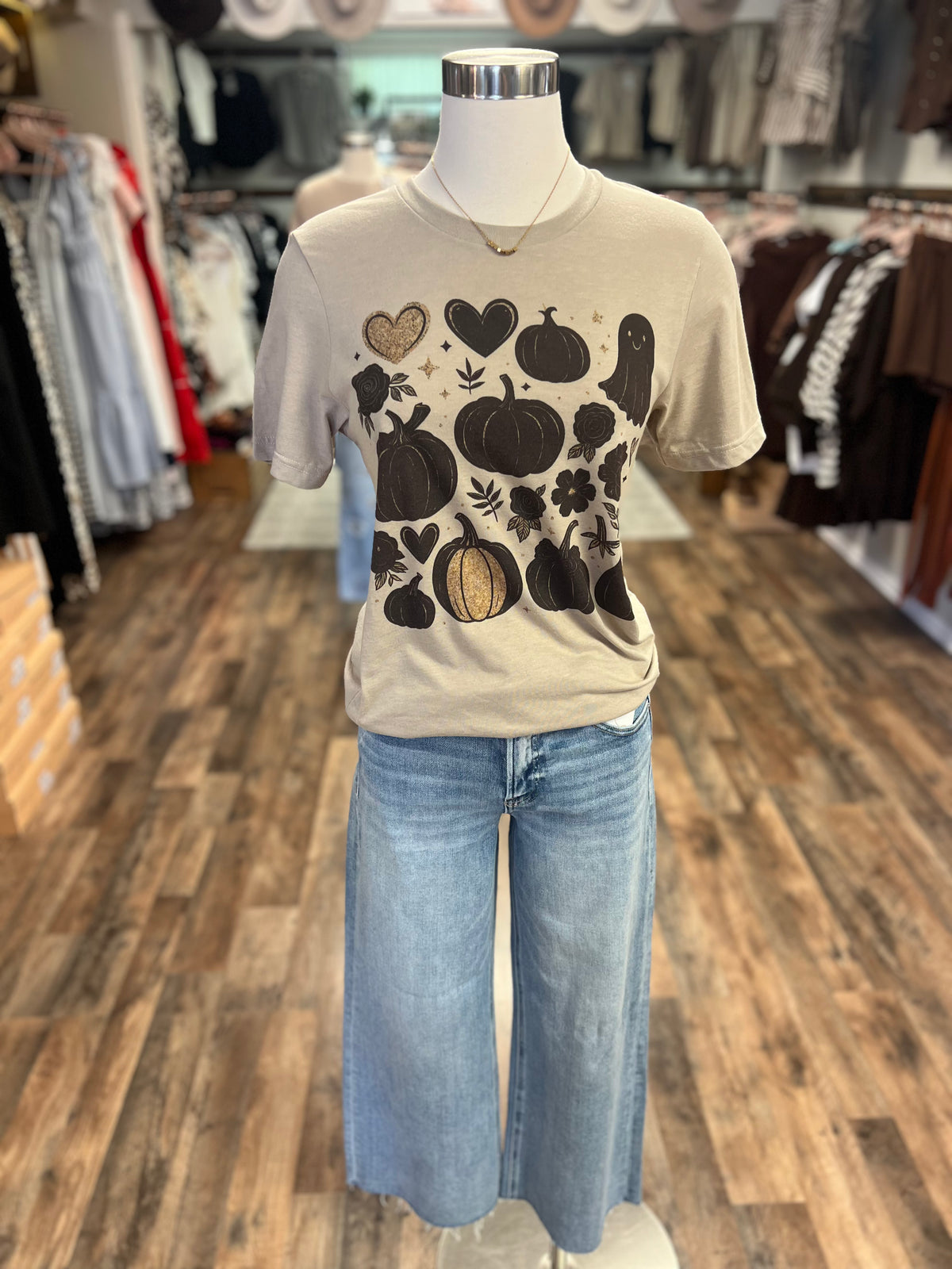 Ghost Pumpkin Collage Tee | Beige