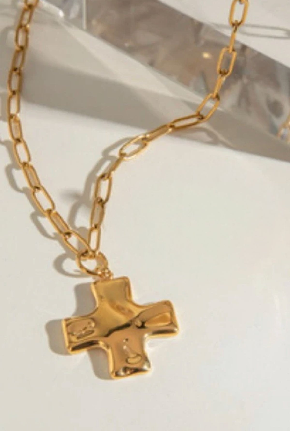 18k Cross Chunky Necklace | Gold