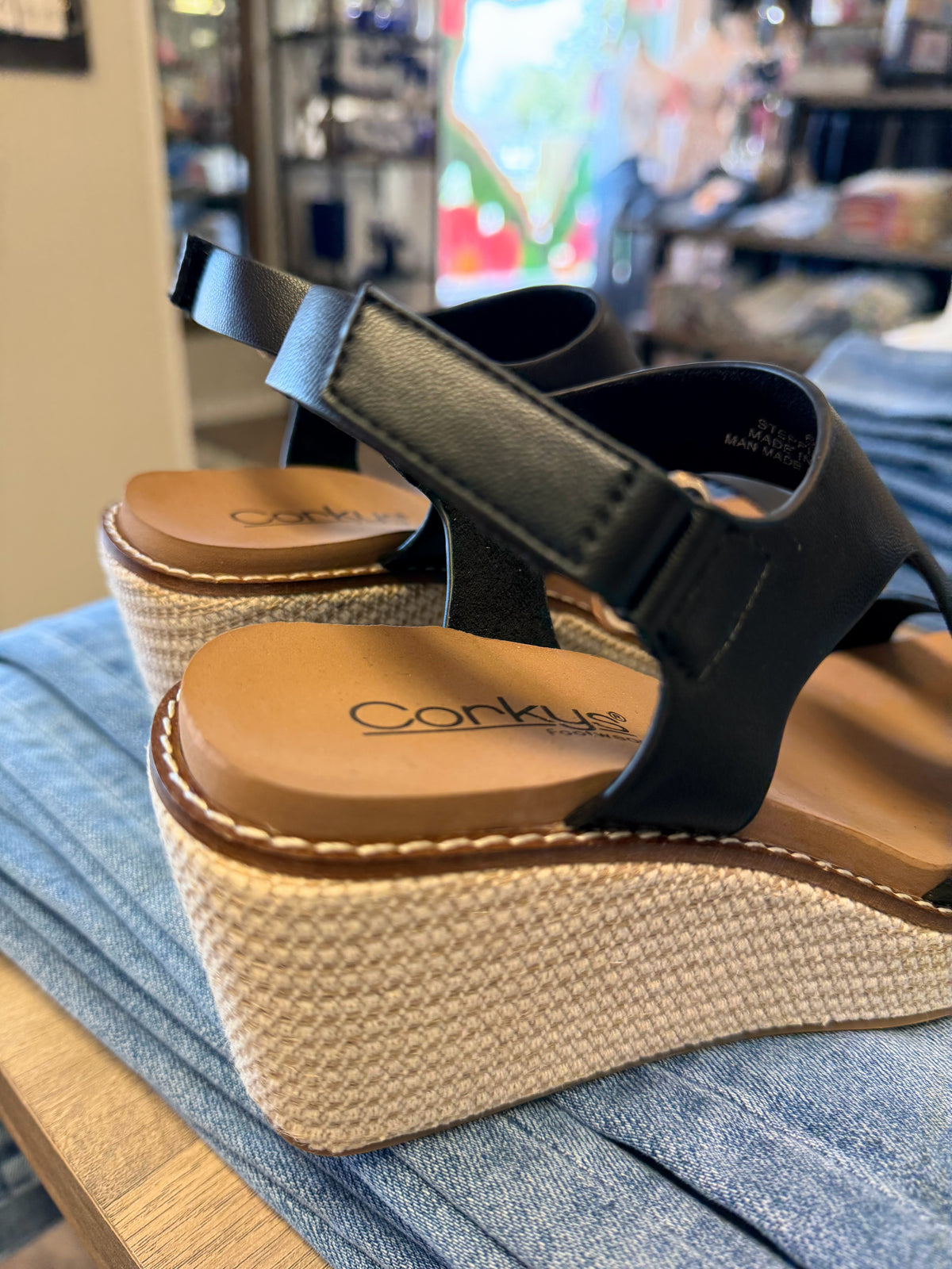 Corky's Steppin' Out Sandal | Black
