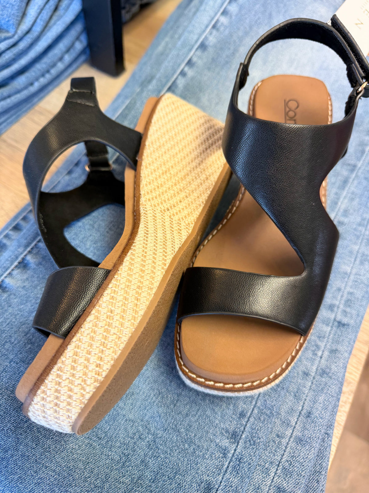 Corky's Steppin' Out Sandal | Black