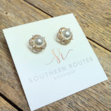 Pearl/Crystal Clover Stud Earrings | Gold