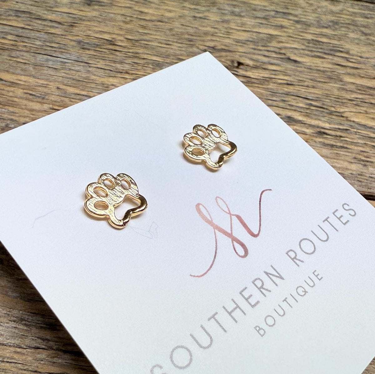 18K Gold Filled Hypoallergenic Cougar Paw Stud Earrings | Gold