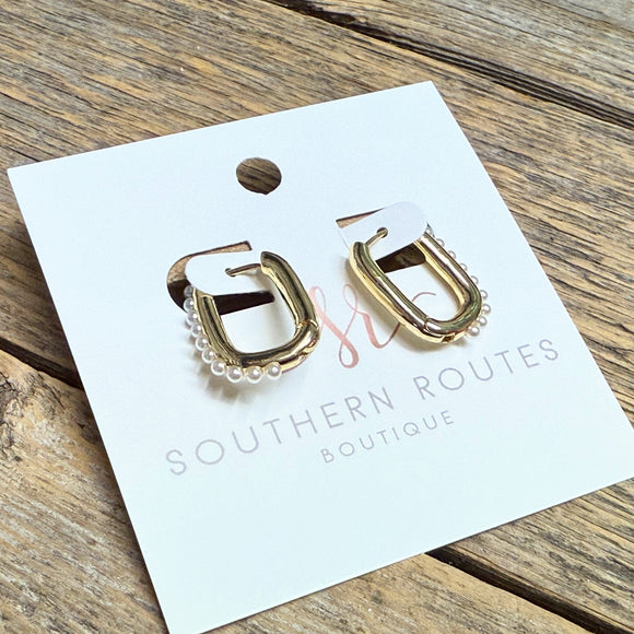 18K Pearl Huggie Earrings | Gold