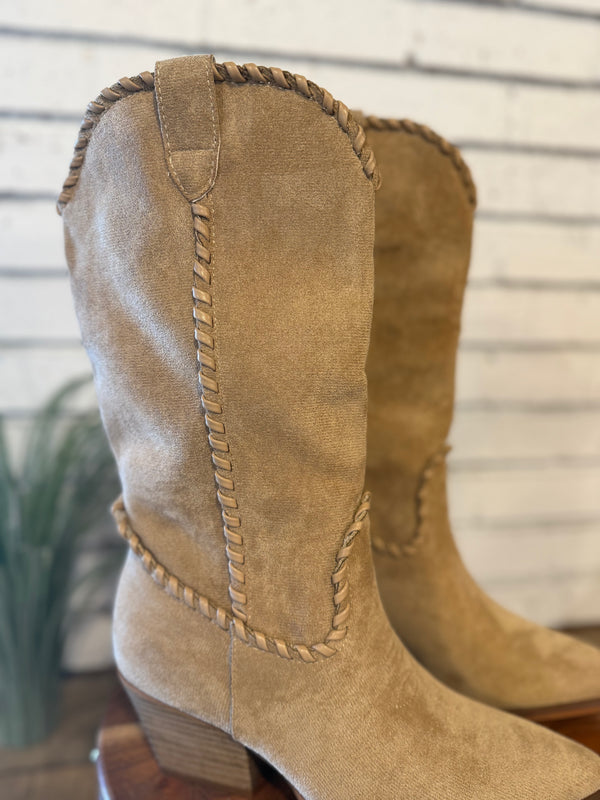 The Tilley Whipstitch Western Boot | Almond