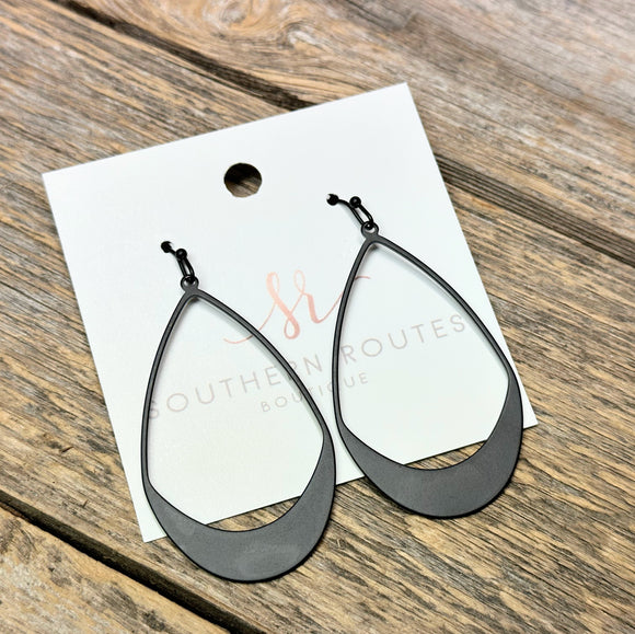 Matte Teardrop Earrings | Black
