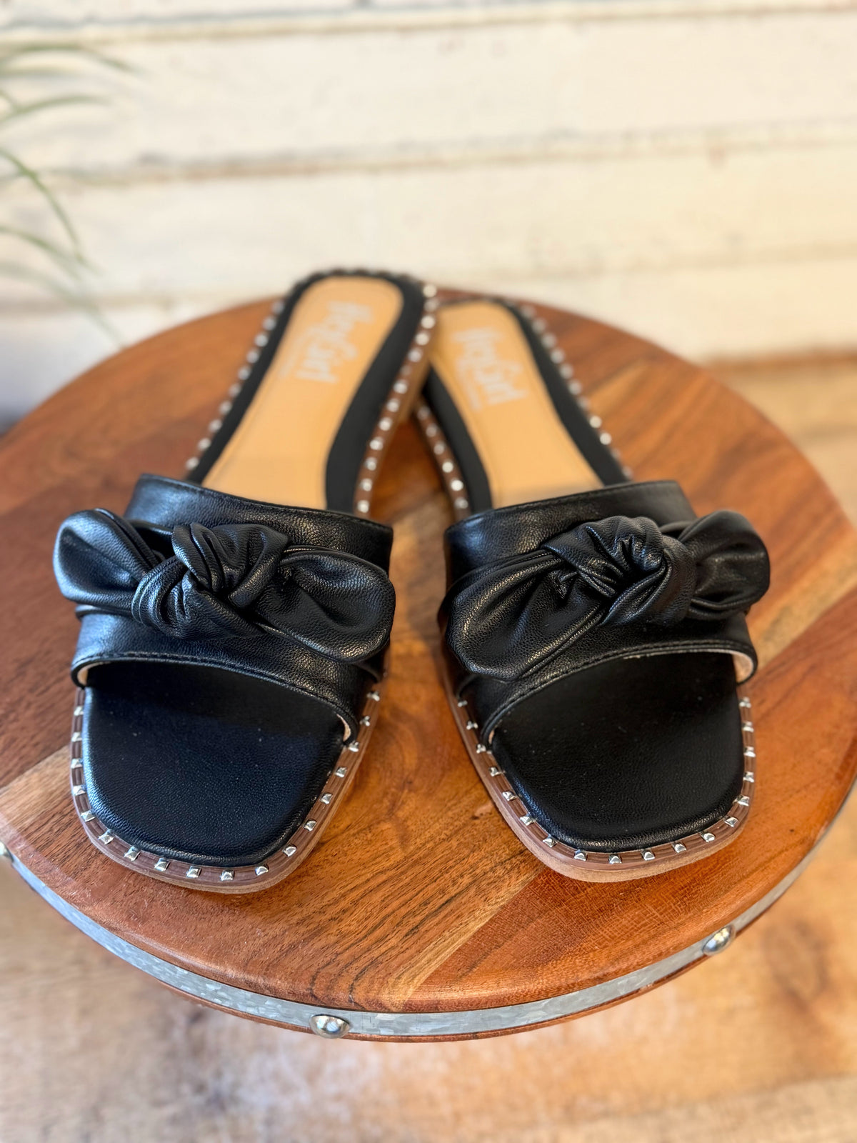 Corky's Clam Bake Sandal | Black