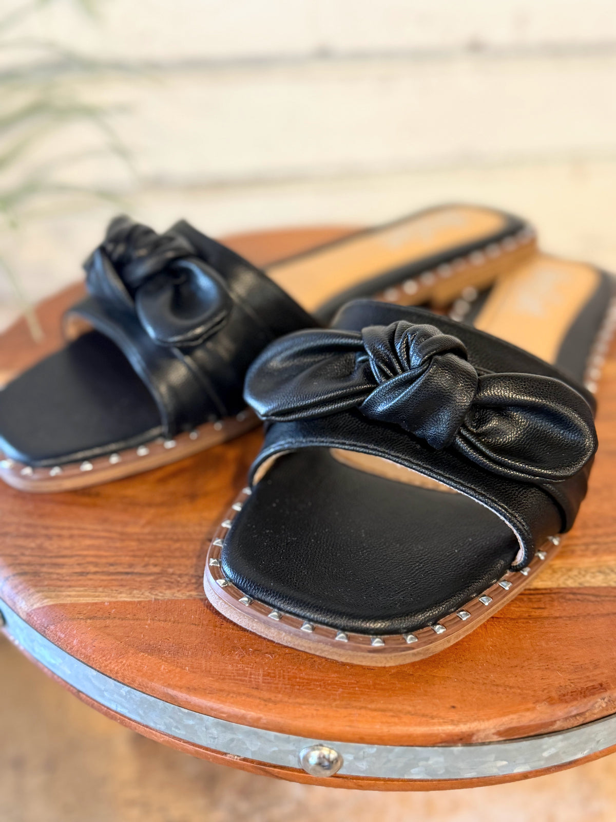 Corky's Clam Bake Sandal | Black