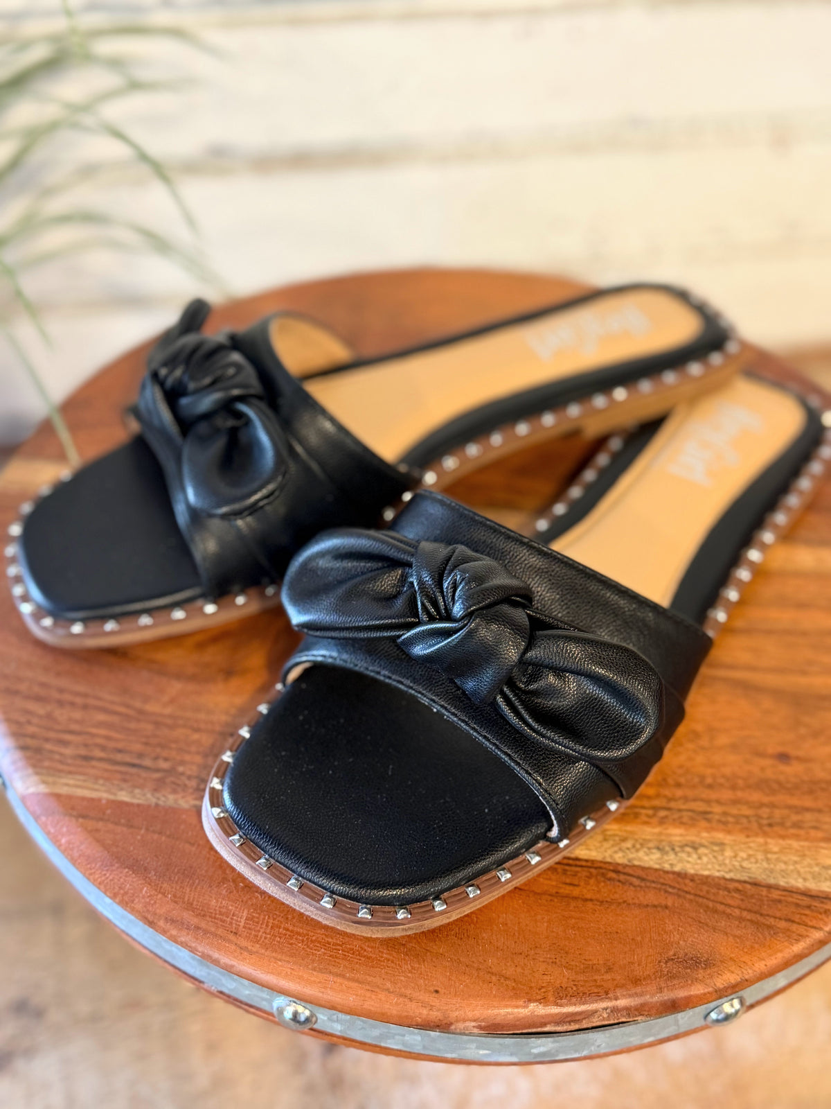 Corky's Clam Bake Sandal | Black