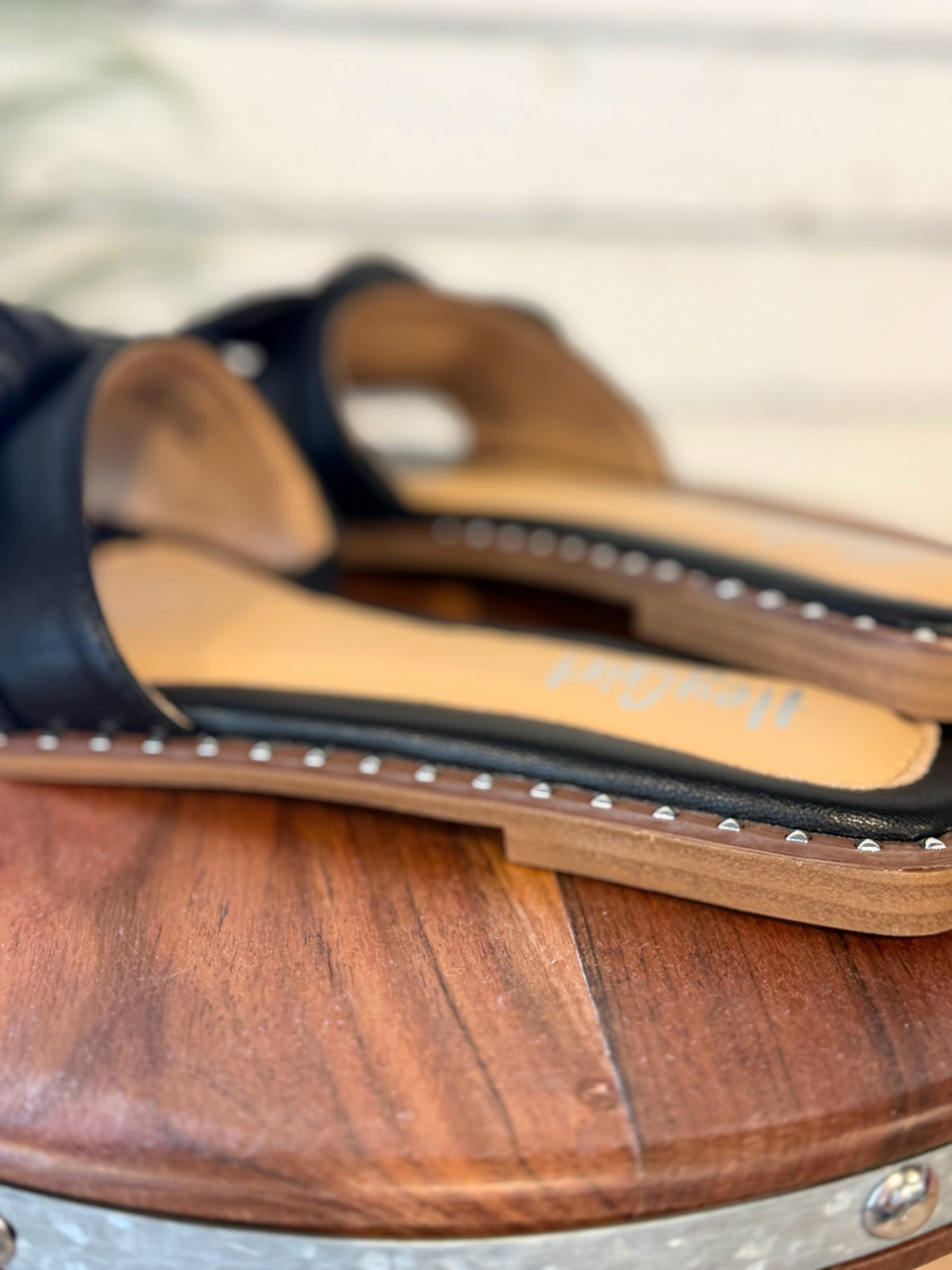 Corky's Clam Bake Sandal | Black