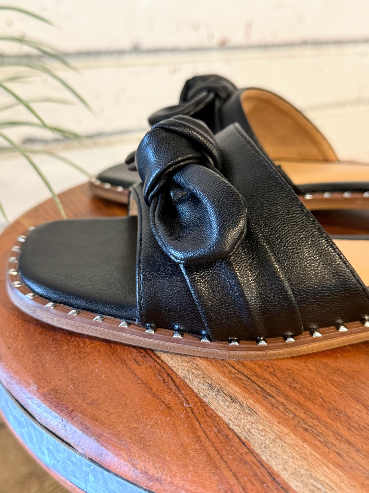 Corky's Clam Bake Sandal | Black