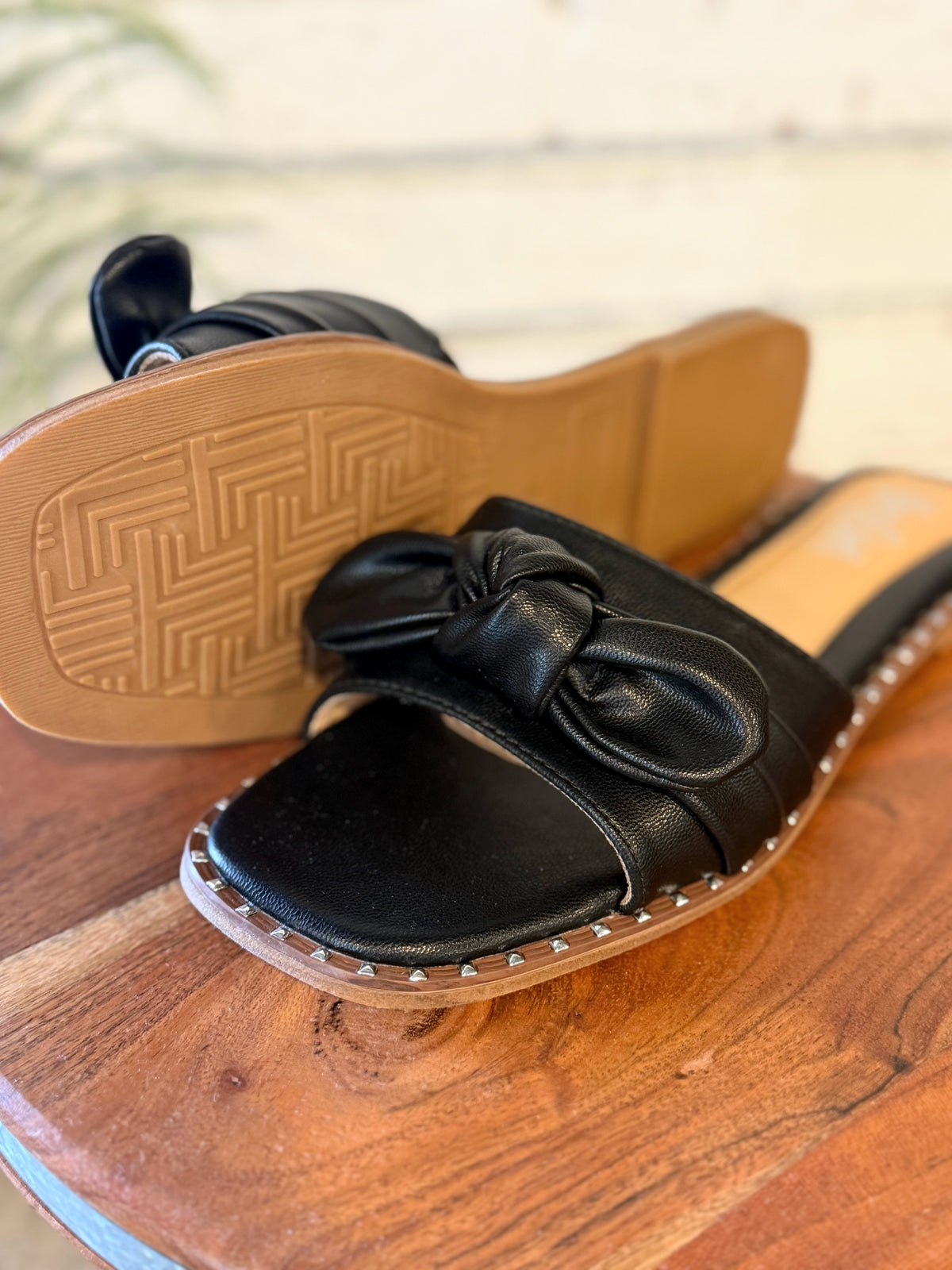Corky's Clam Bake Sandal | Black