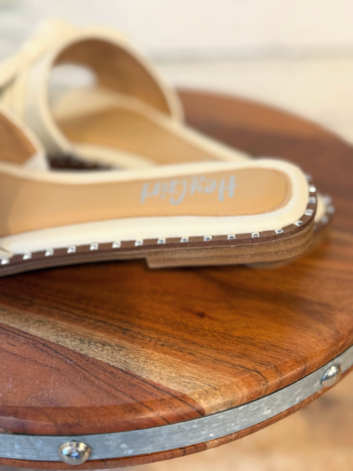 Corky's Clam Bake Sandal | Ivory