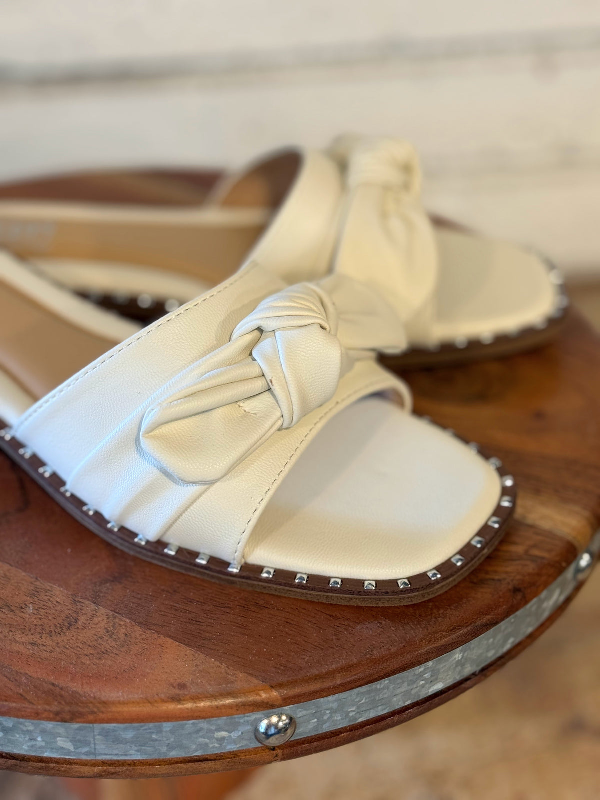 Corky's Clam Bake Sandal | Ivory