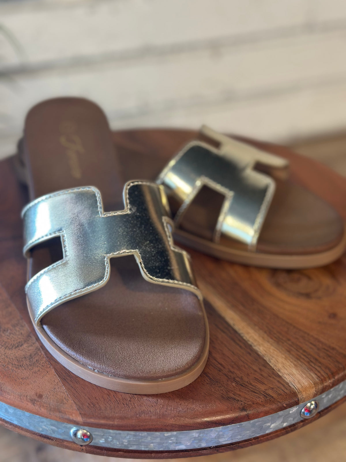 The Crucial Sandal | Gold