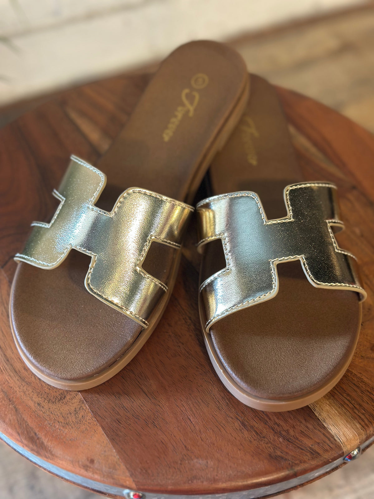 The Crucial Sandal | Gold