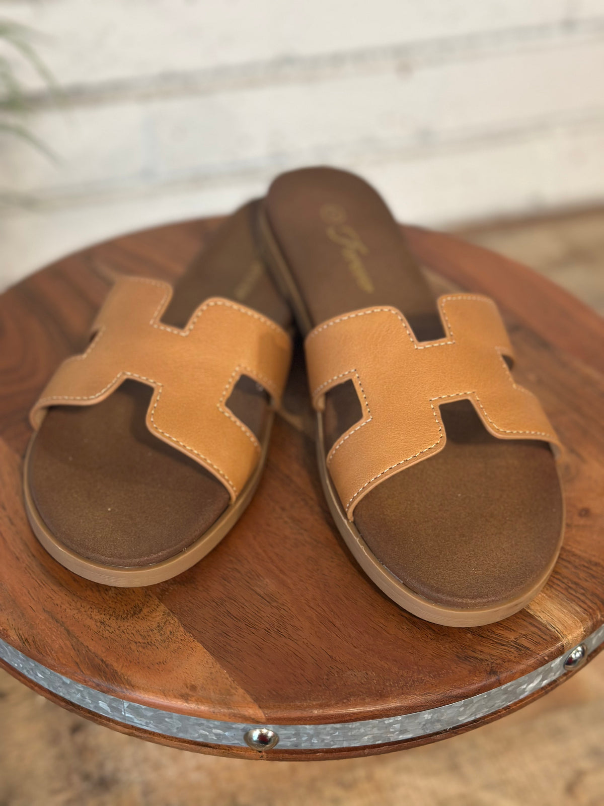 The Crucial Sandal | Tan
