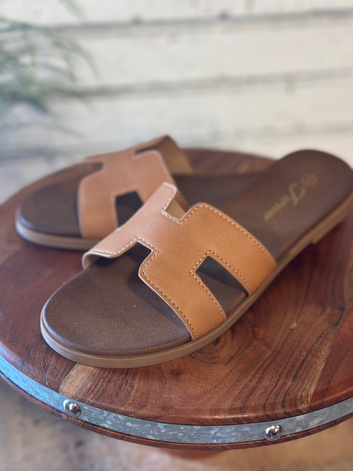 The Crucial Sandal | Tan