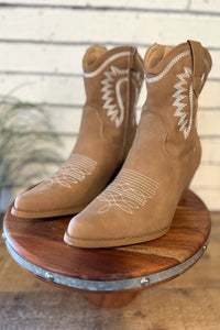 Western Inspired Creek Boot | Taupe