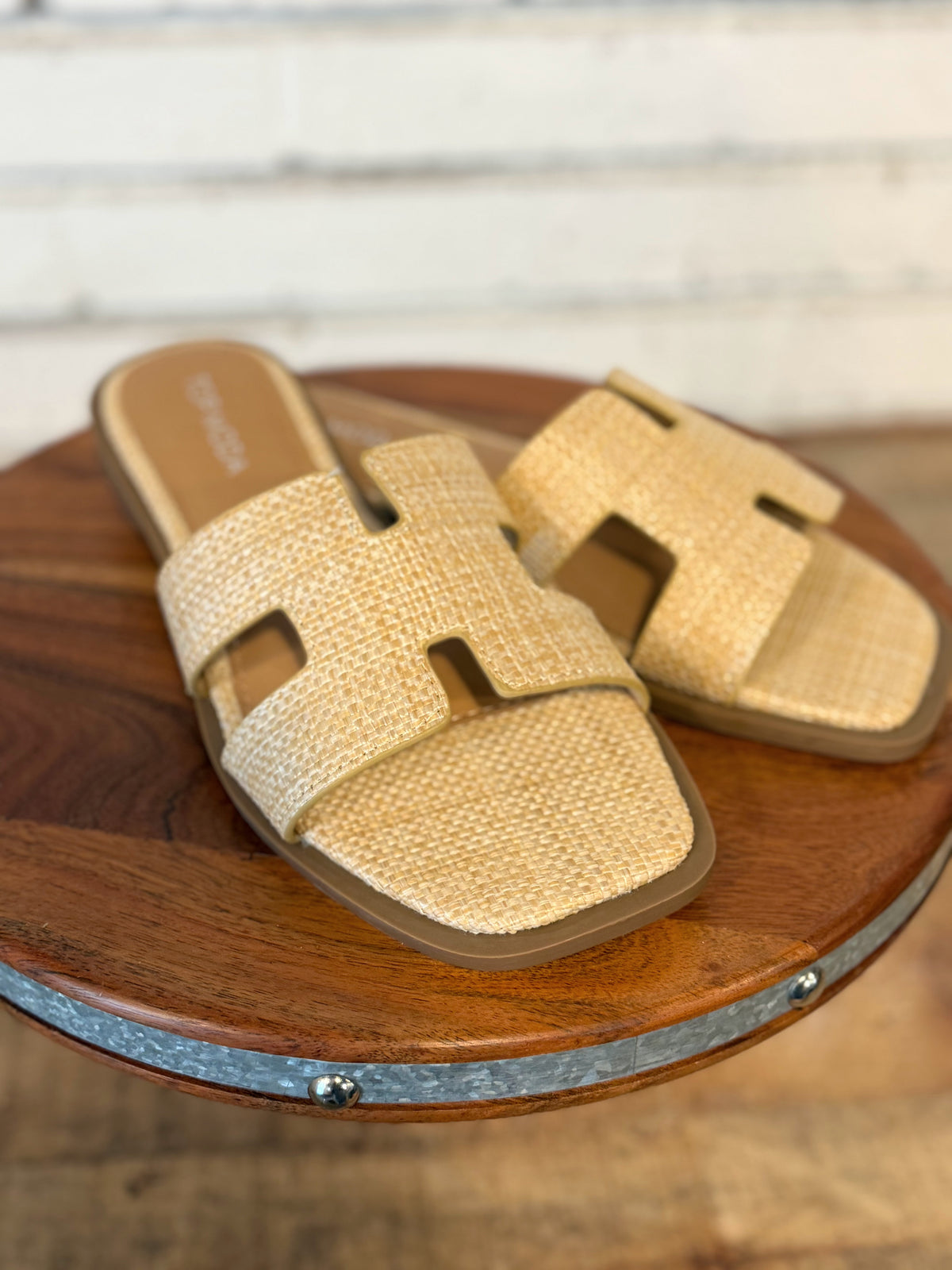 Elio Flat Sandal | Beige Raffia