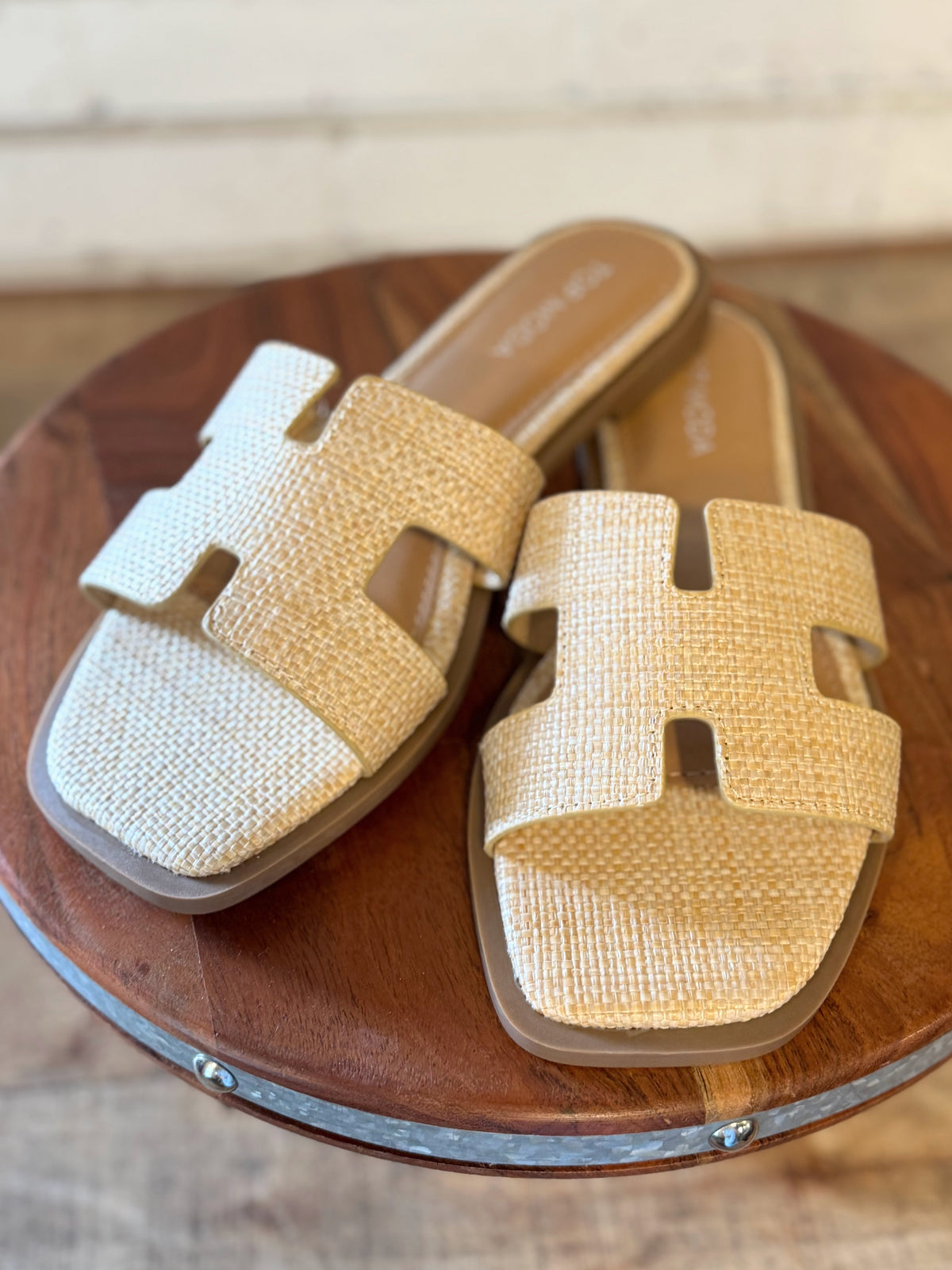 Elio Flat Sandal | Beige Raffia