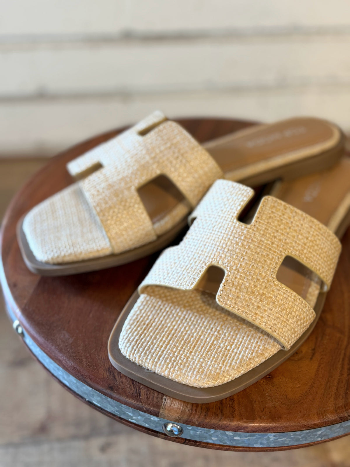 Elio Flat Sandal | Beige Raffia