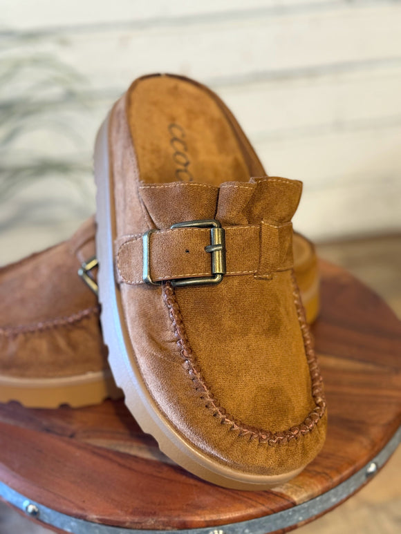 Ruffle Edge Moccasin Slide | Tan